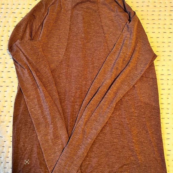 Men’s Large Lululemon Maroon Metal Tech Midweight Half Zip. - Picture 2 of 5